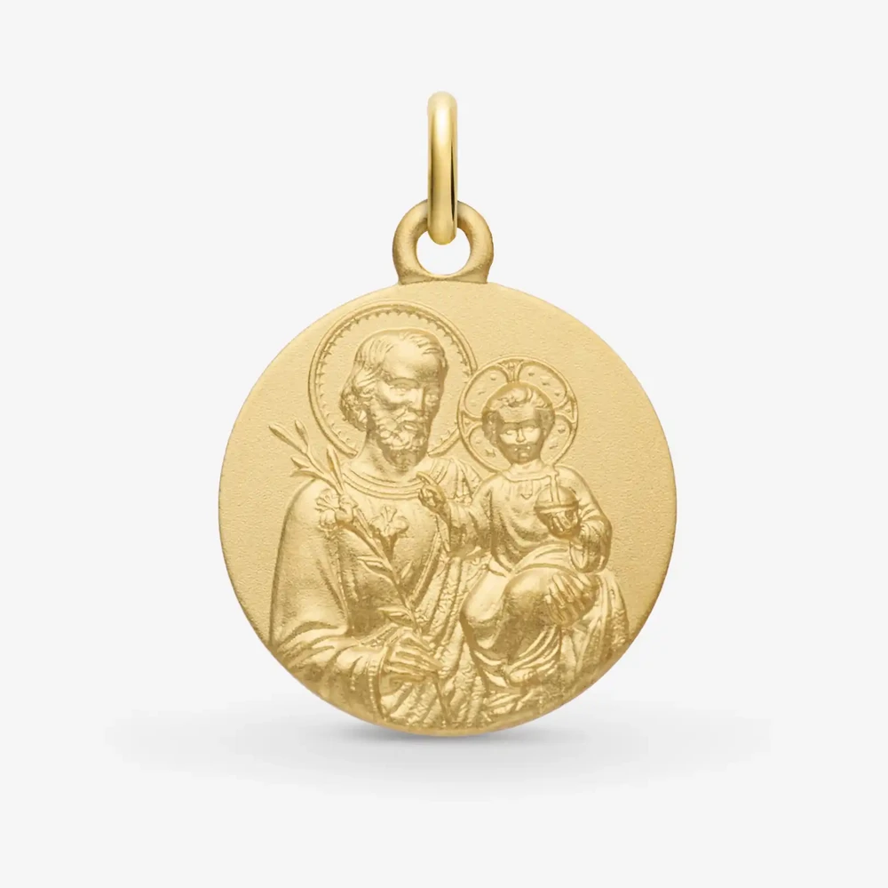 Photo de Médaille saint joseph - or jaune 18 carats
