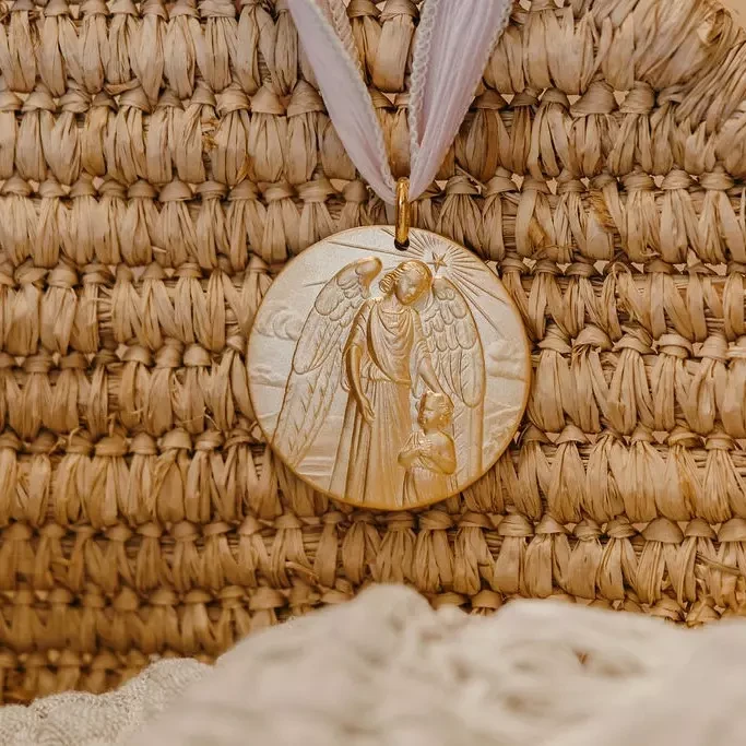 Photo de Médaille de Berceau ange gardien - vermeil