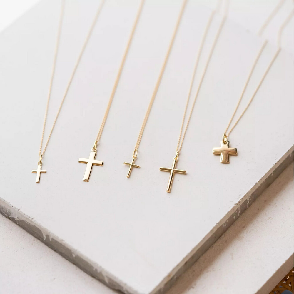 Photo de Pendentif Croix Plate - or jaune 18 carats