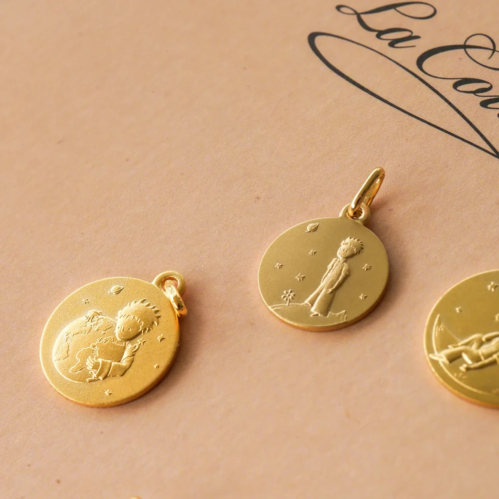 Photo de Médaille Petit Prince sur sa planète - Or jaune 18 carats