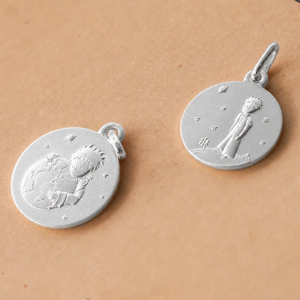 Photo de Médaille Petit Prince sur sa planète - Or blanc 18 carats