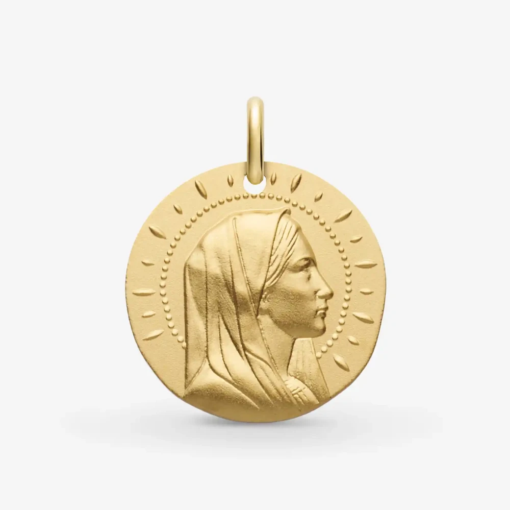 Photo de Mini médaille ave maria - or jaune 18 carats