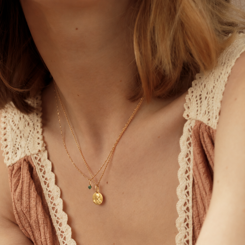 Photo de Mini médaille Notre Dame de Tendresse - or jaune 18 carats