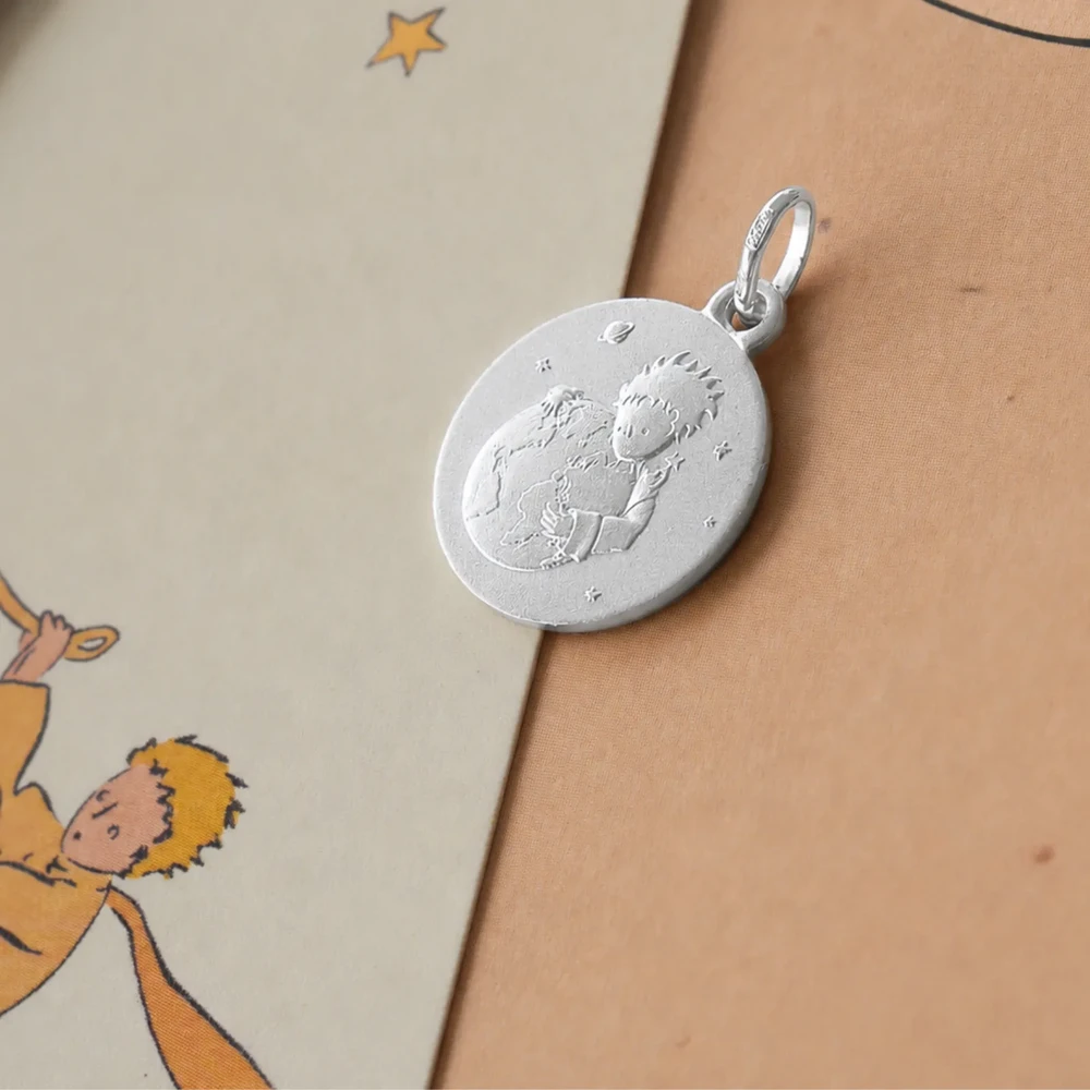 Photo de Médaille Petit Prince "protège ta planète" - Or blanc 9 carats