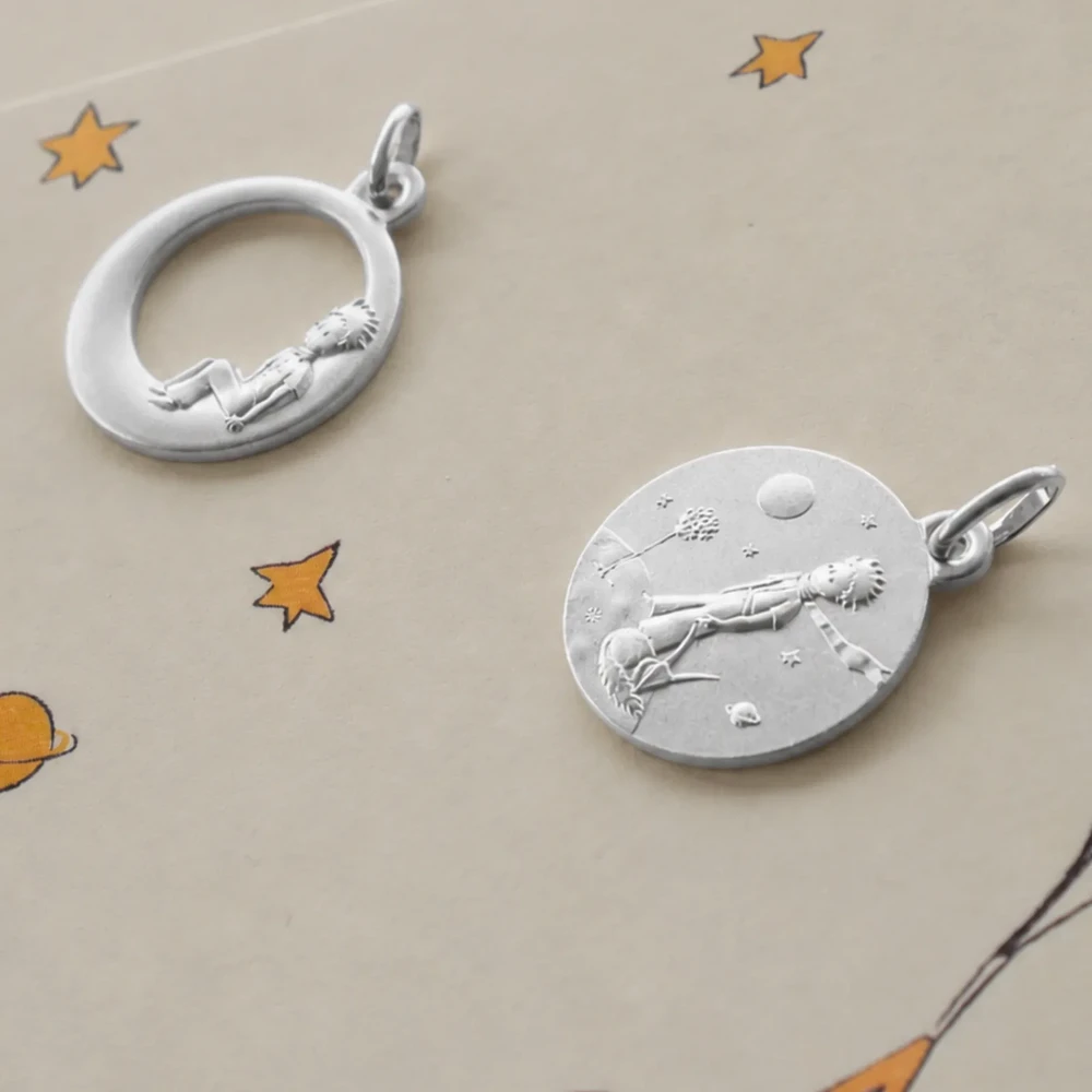 Photo de Médaille Petit Prince ajourée - Or blanc 18 carats